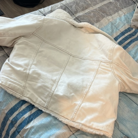 Universal Threads Jean jacket - Picture 3 of 3